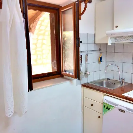 Studio Epar.od. Chosiariou-gerolimena Agios Nikolaos (Mani Peninsula)